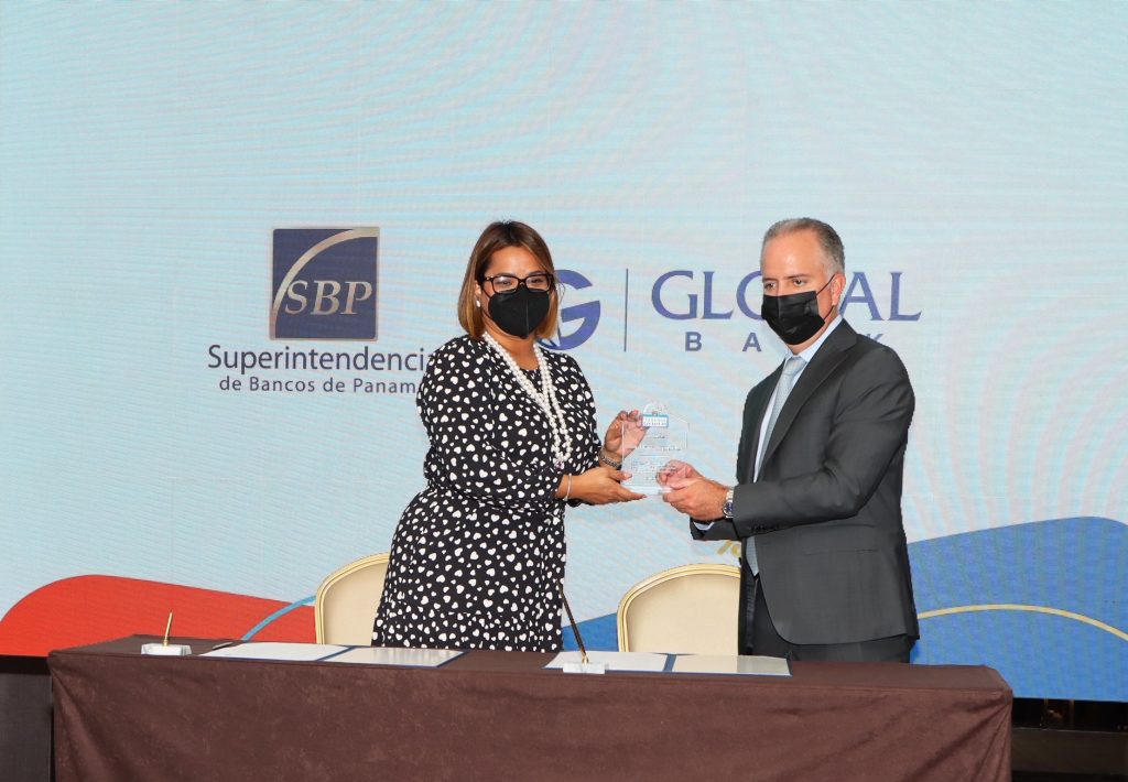 Global Bank y la Superintendencia de Bancos de Panamá firman acuerdo para impulsar la educación financiera