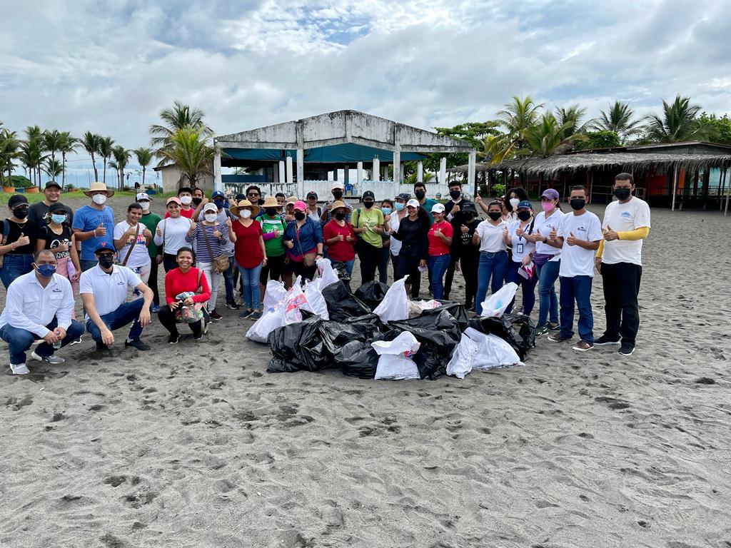 Campaña de limpieza en Playa La Barqueta recolectó una tonelada de basura