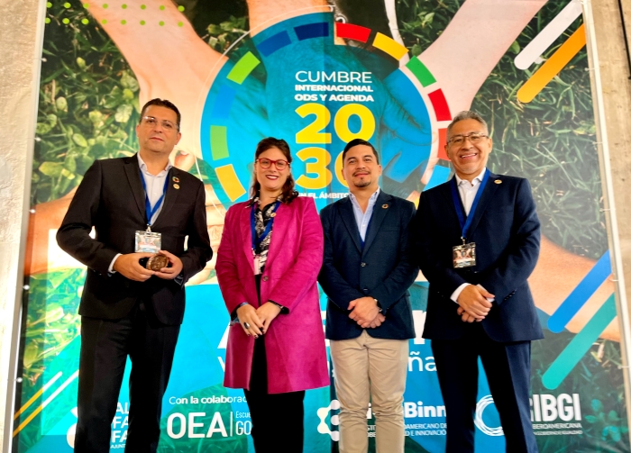 Universidad del Istmo recibe premio en Cumbre Internacional de ODS y Agenda 2030 en España