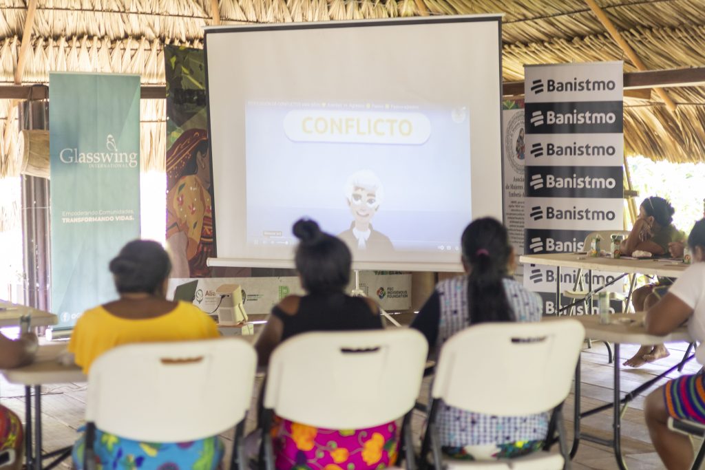 Banistmo junto a Fundación Glasswing desarrollan proyecto para mujeres líderes en Comunidad Ipetí, Comarca Emberá