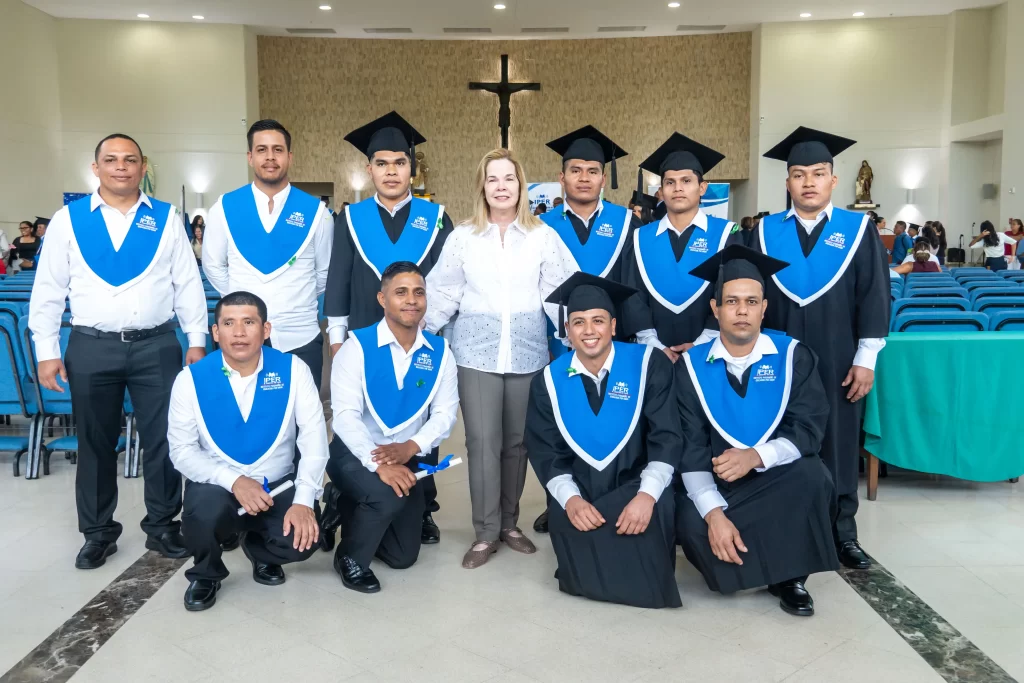 Más de 80 colaboradores de Grupo Melo han culminado estudios a través del programa El Maestro en Casa