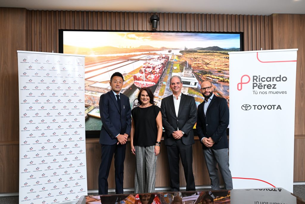 Ricardo Pérez y la Autoridad del Canal de Panamá firman convenio de cooperación para impulsar la educación ambiental y la reforestación en la cuenca hidrográfica del Canal